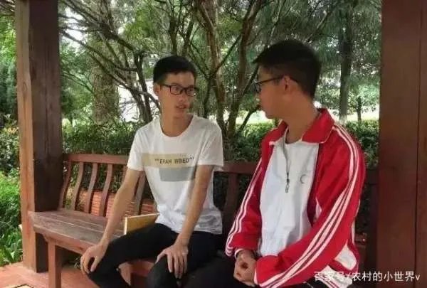 在工地搬砖的林万东,收到清华录取通知书时当场落泪,后来怎么样?