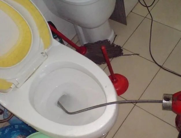 马桶维修的六大方法 马桶维修价格是多少