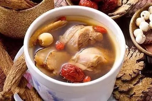 “吃个汤”每天顾客盈门、每月流水50万的餐厅为什么突然说倒就倒了？