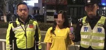 “横空旋转、碎片四溅”黑龙江女出租车司机迎头撞向公交车,到底怎么回事?