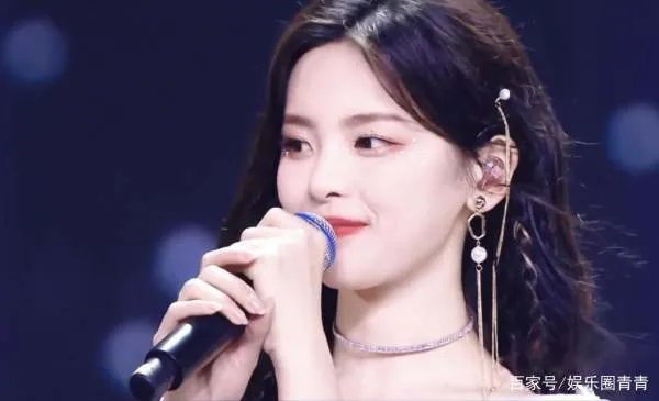 王思聪总爱diss杨超越，这是为什么呢？莫非是嫌弃她的出身？