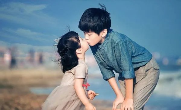 张亮官宣与寇静离婚，他们的孩子天天会跟随哪一方呢？