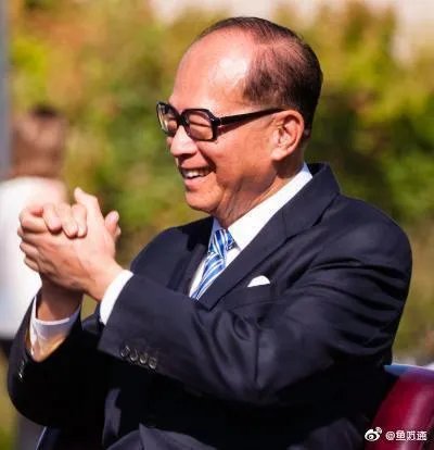 李嘉诚24岁长孙女身价百亿,打扮朴素,为何真正有钱人都懂得低调?