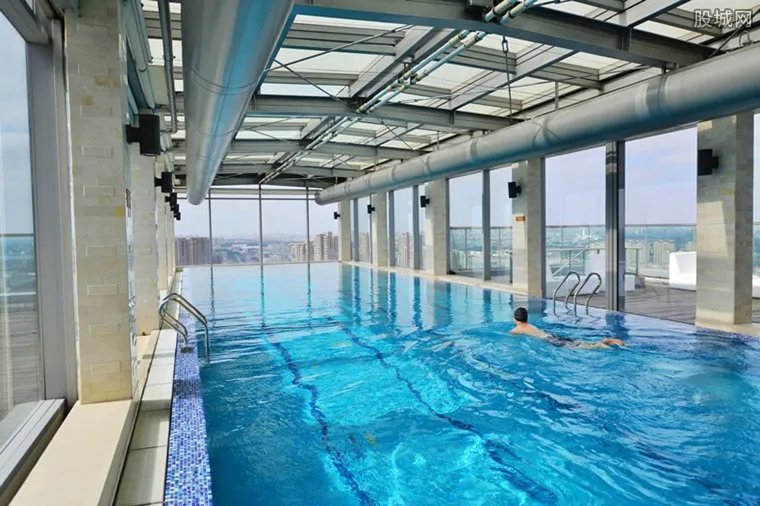 全球首个无边泳池 伦敦将建360度无边际泳池