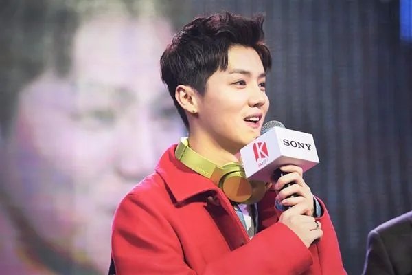 疑似杨洋乔欣逛超市：为什么恋情曝光，被骂的总是女明星？