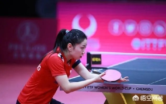 刘诗雯4-0张安,比赛末尾打出了一个小高潮,刘国梁都笑了,发生了什么?