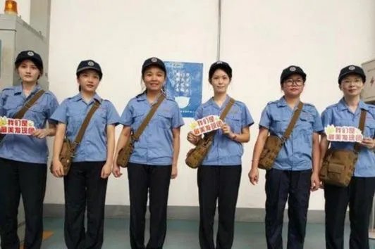 广西女生在动车上维护修理，她的主要工作是什么？