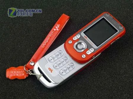 经典音乐旋转手机 索爱W550c降价迎五一