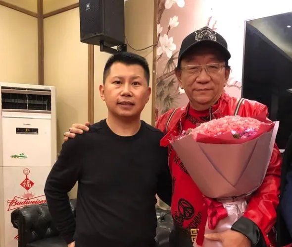 侯耀华发声明澄清捐款30元传闻，你怎么看待这次老艺术家口碑崩塌的事件？