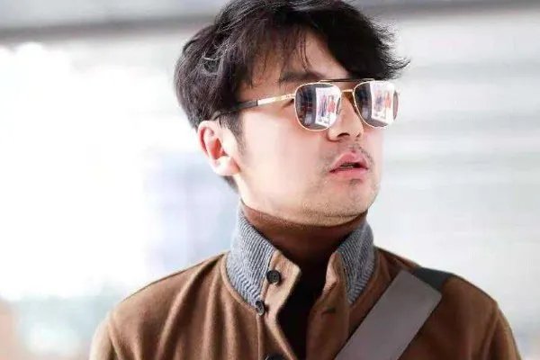 雷佳音是女团的真爱粉，他是如何表现出来的？