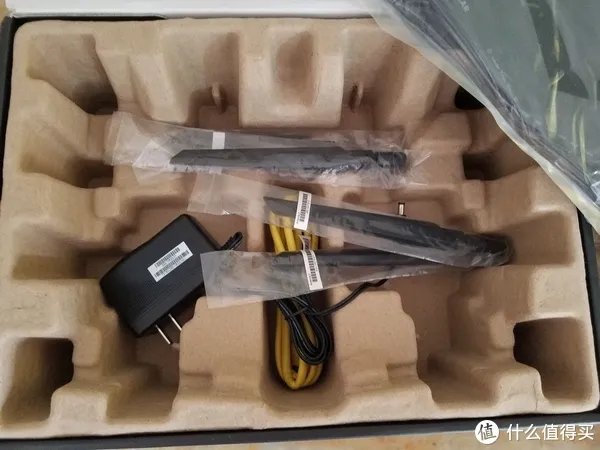 XR500电竞显示器和AC88U简单对比