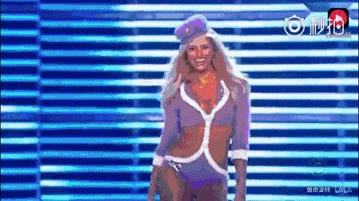 #维密大秀#有哪些维密天使曾经在维密T台上跌倒过？