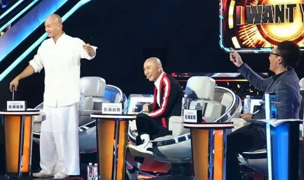 得罪了金星还强吻谢娜，乐嘉到底为何被封杀？