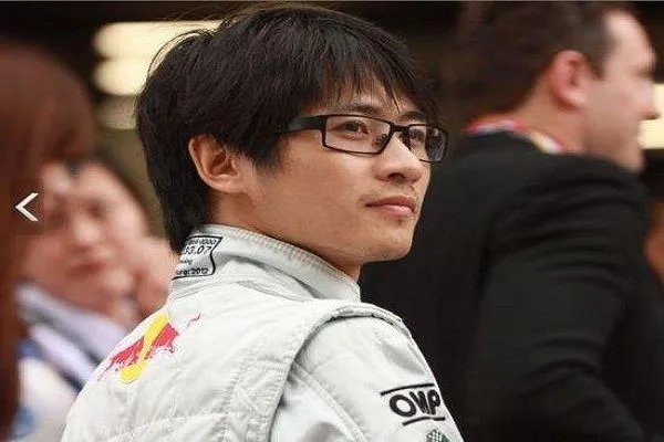 韩寒和郭敬明两人有何渊源？为何一直有人拿他们俩作比较？