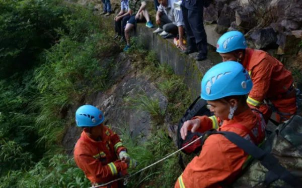 你如何看待驴友被困海拔4600米高山这件事?