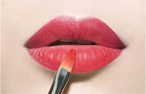 化淡妆需要哪些化妆品 淡妆怎么化才好看