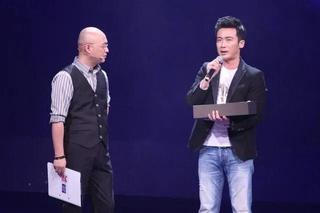 赵丽颖的表妹好美!还有哪些明星有个比自己还美的亲戚?