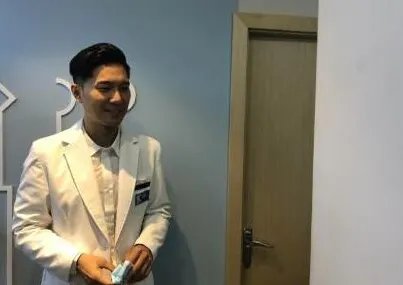 许君豪回应以医生身份走红,许君豪的家庭背景是怎样的?