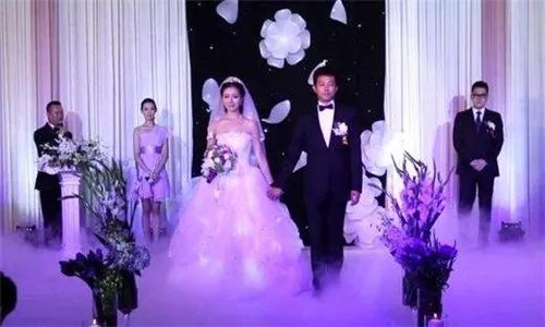 北京婚礼司仪一般多少钱    婚礼司仪应该具备什么条件