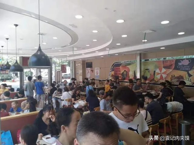 我想做餐饮但不知道如何加盟?