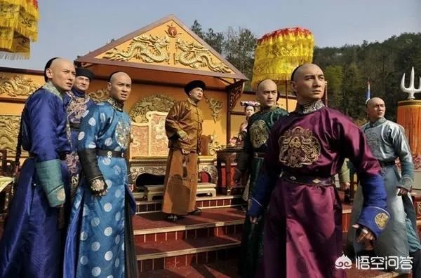 乾隆帝皇子众多，晚年为什么没有出现皇子夺嫡的情况？