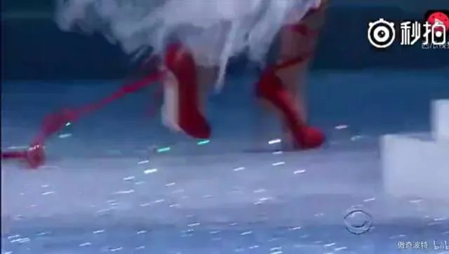 #维密大秀#有哪些维密天使曾经在维密T台上跌倒过？