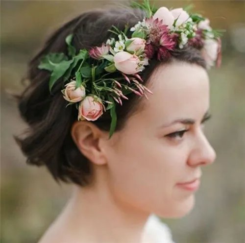 伴娘发型短发图片推荐 伴娘短发怎么扎简单又好看