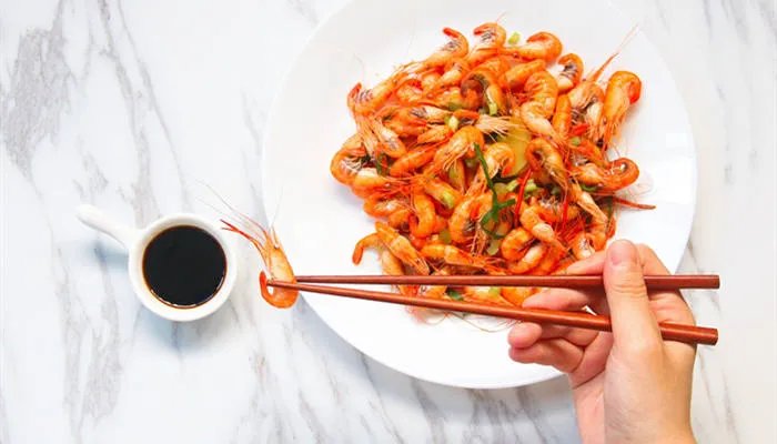 小虾吃什么 小虾吃什么东西