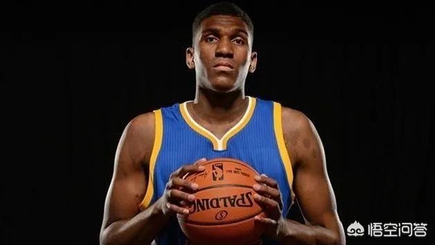 鲁尼骨折,克莱腿筋拉伤都是休养五天复出,为何同样是拉伤的杜兰特却迟迟不能复出呢?