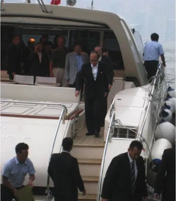 李嘉诚的红颜知己是谁？