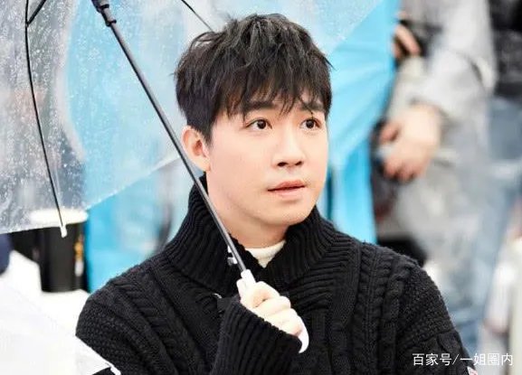 被烧伤后的俞灏明大变样,现在发展的怎么样?