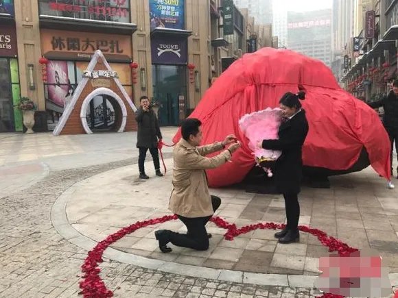 男子百万买火星陨石有可能是假是怎么回事？