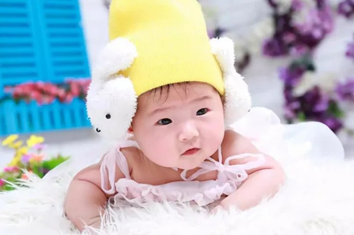 新生儿打嗝怎么办