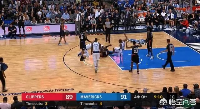 贝弗利被驱逐出场