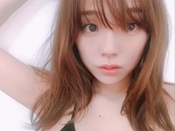 性感倍增！日本头灯女星篠崎爱重返美图：体香四溢！