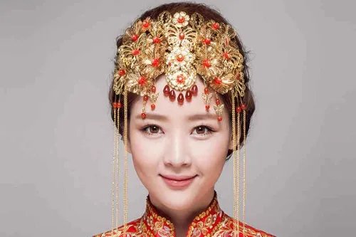 婚礼新娘造型图片大全 如何选择适合自己的新娘妆容