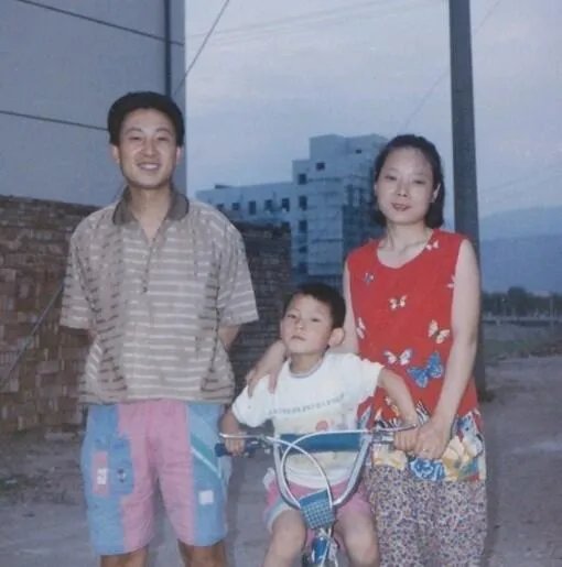 陈翔小时候的照片欣赏 其是快乐男声全国五强选手