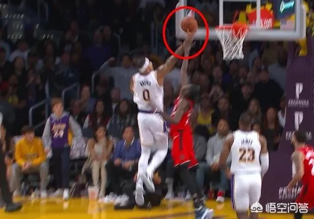 湖人关键追分时刻明显被猛龙打手犯规，为什么湖人不申请挑战裁判的吹罚？你怎么看？