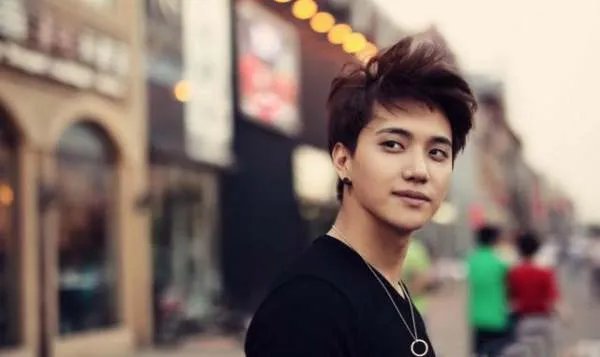 张檬为金恩圣卡点庆生情侣对戒引注目，两人是如何结缘的？