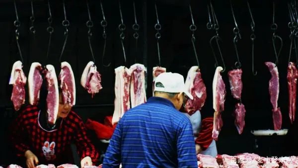 让人很纠结,猪肉、鸡蛋到底会不会降价呢?