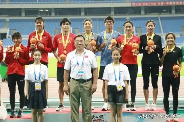 中国版塞门亚？湖南队领先3秒女子接力夺冠，两队员长相酷似男性，究竟怎么回事？