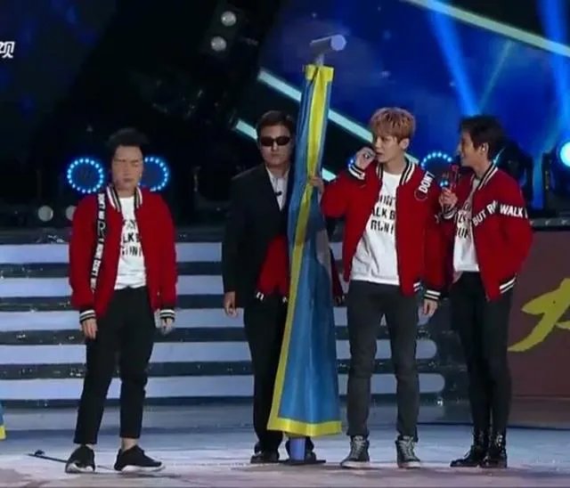 鹿晗这套衣服是什么录节目穿的？