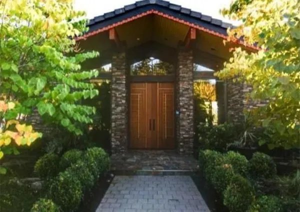 疑似冯轲美国豪宅曝光 2万平米够豪华