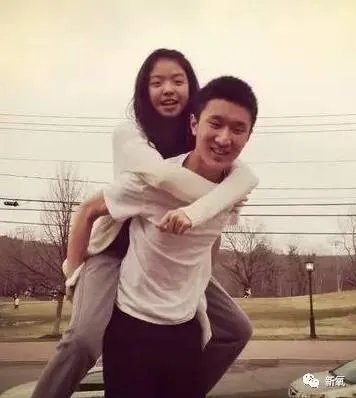 王中磊闺女晒长腿照，娱乐圈大佬们的千金都长什么样？