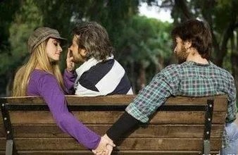 总是怀疑老婆出轨，我该怎么办？