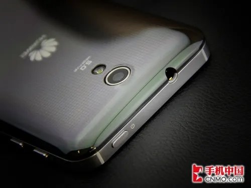 3.7寸双网智能社交靓机 华为S8600评测