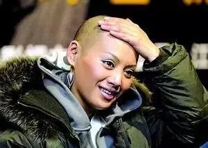 国内外有哪些明星秃头了依然很帅的？