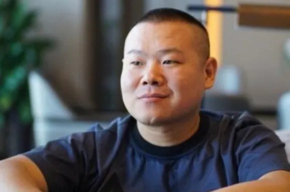 岳云鹏和撞脸烧烤哥见面，烧烤哥是否可以凭借相似长相成为网红呢？