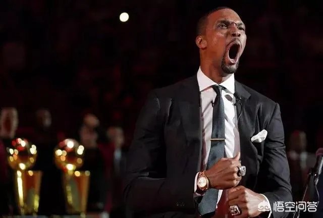 为什么波什在退役演讲中，几乎不怎么提到詹姆斯？频繁的提到韦德，球队管理层，家人？