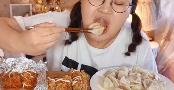 大胃王吃播催吐,催吐会给身体带来哪些伤害?